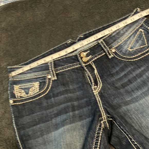 Vigoss New York Capris - Picture 6 of 9